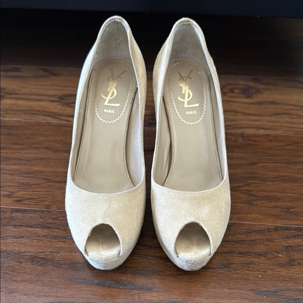Yves Saint Laurent Suede Nude Heels with Peep Toe Design sz 5.5 35.5 4”
